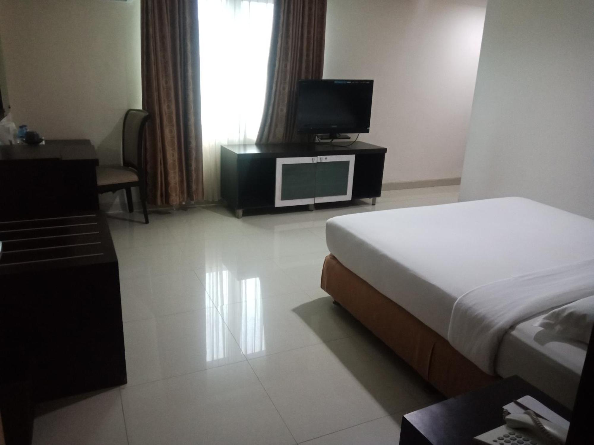 Manise Hotel Ambon Exterior foto