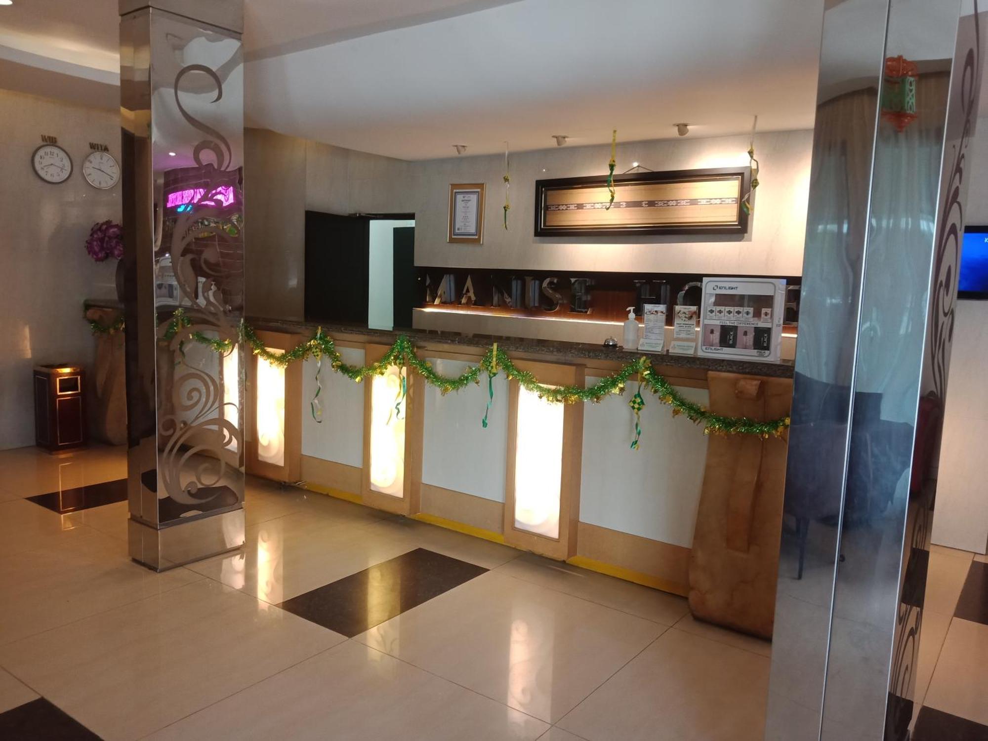 Manise Hotel Ambon Exterior foto