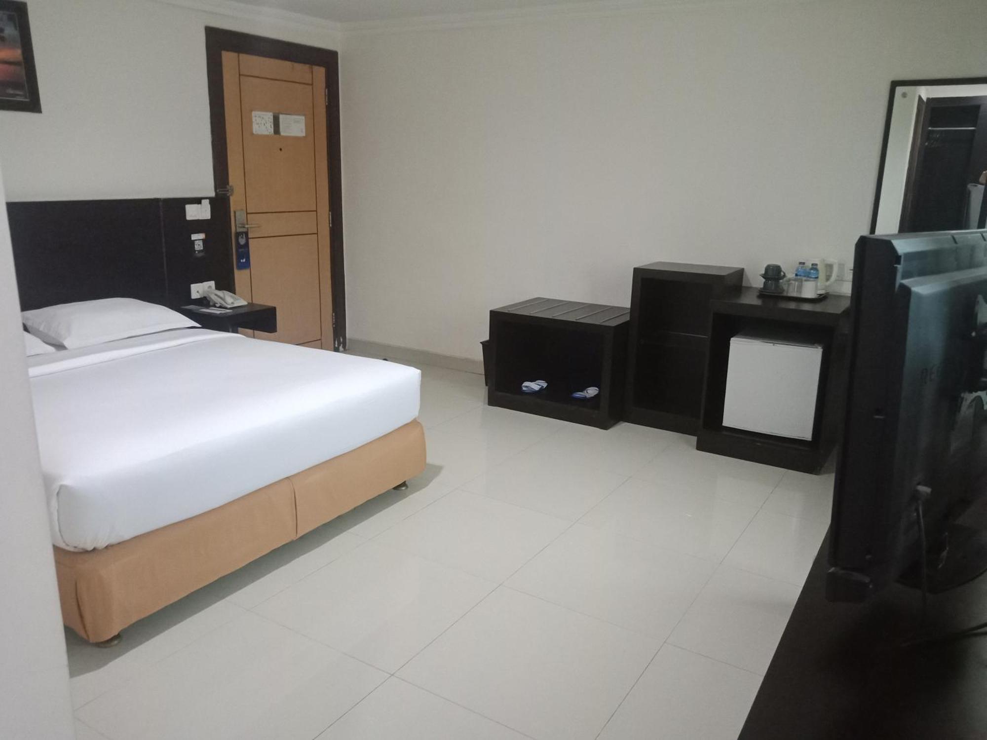 Manise Hotel Ambon Exterior foto