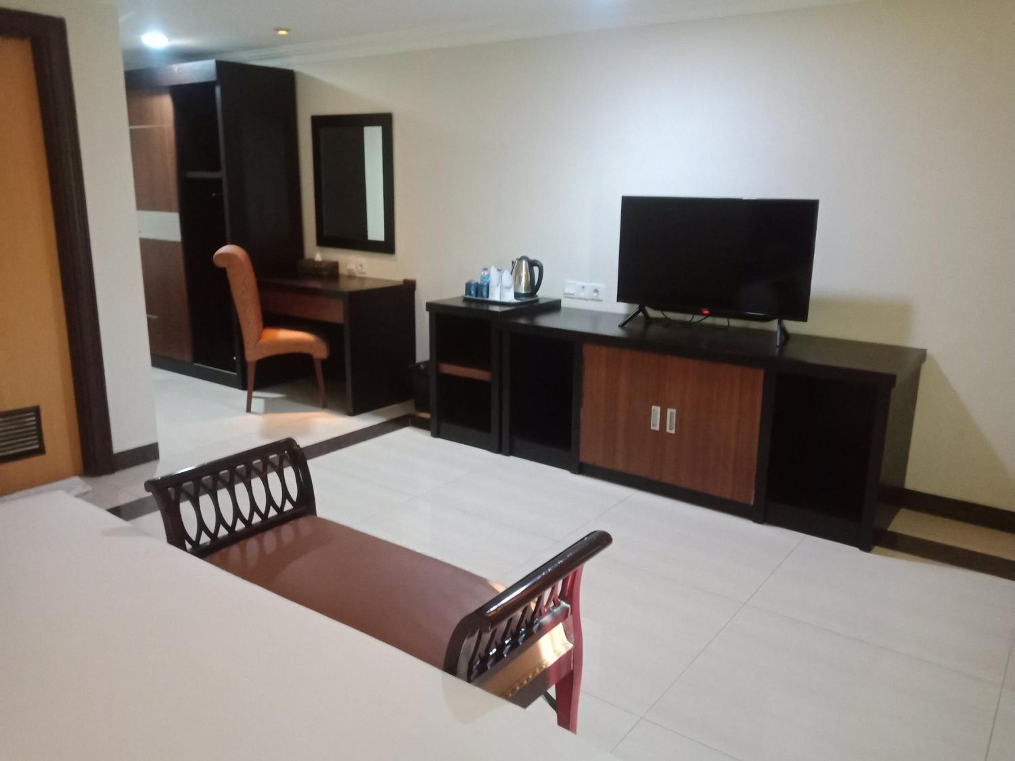 Manise Hotel Ambon Exterior foto