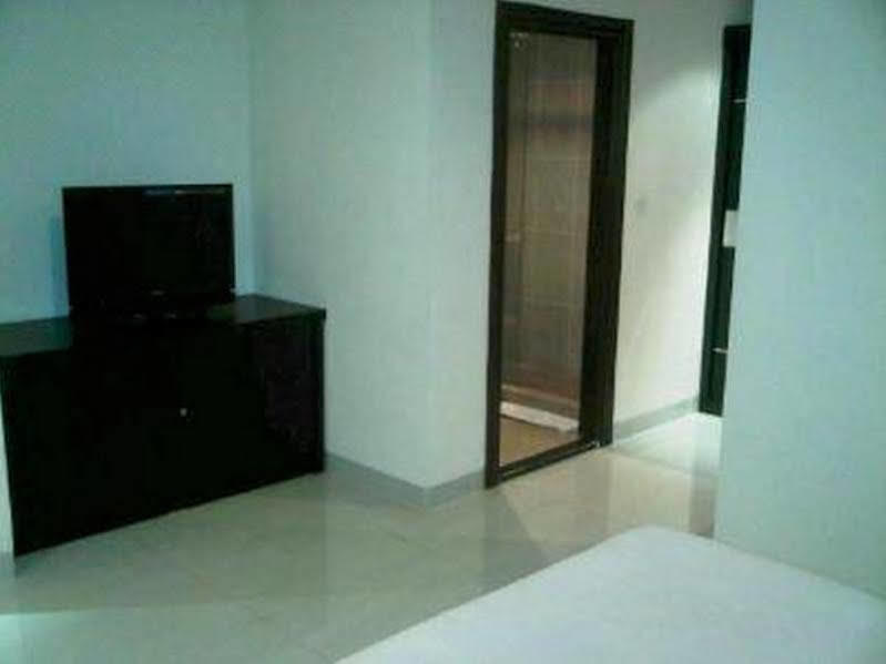 Manise Hotel Ambon Exterior foto